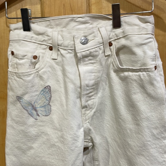Levi’s cream jeans butterflies w24 L28 - Picture 2 of 16